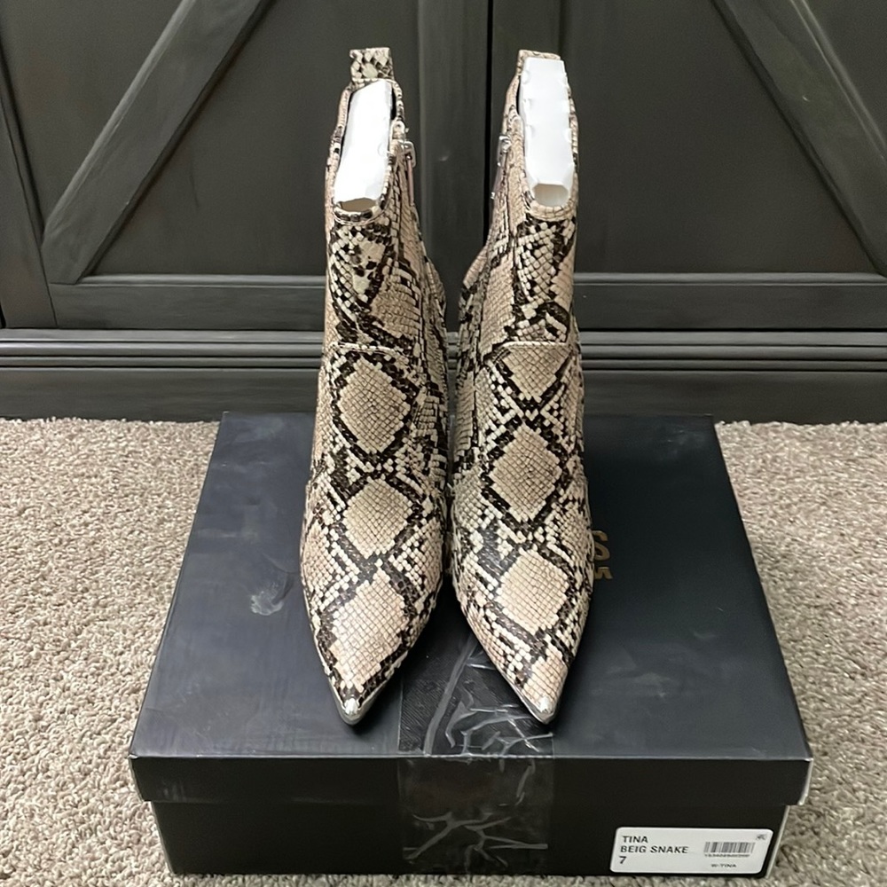 Brand New and unworn! Winnie Harlow Steve Madden Snake Skin high heeled bootie